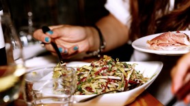 Un medic bate alarma: NU mâncați aceste 5 alimente la cină, sunt dăunătoare pentru metabolism